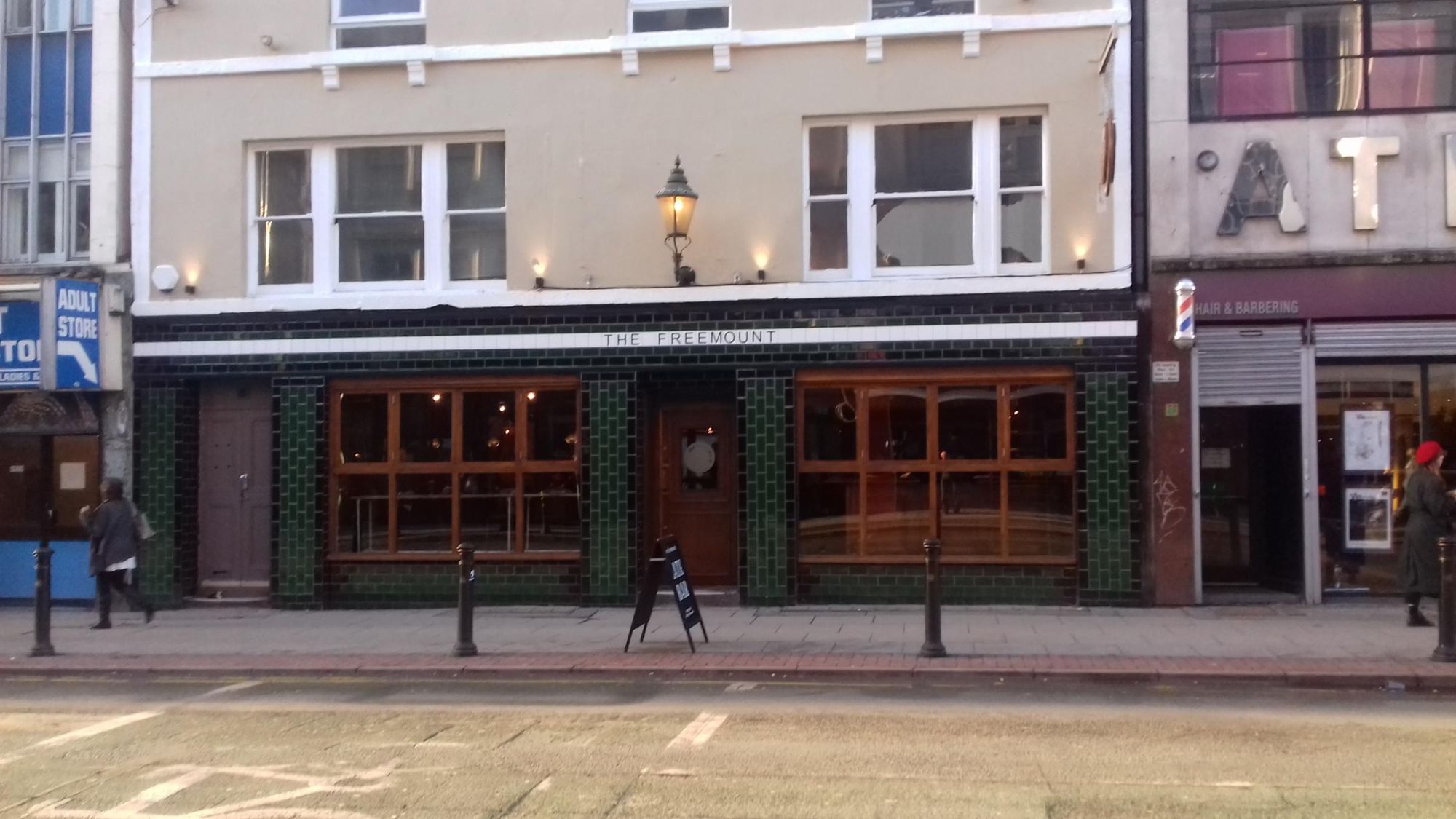 External Oldham St. (Pub, External). Published on 27-01-2018