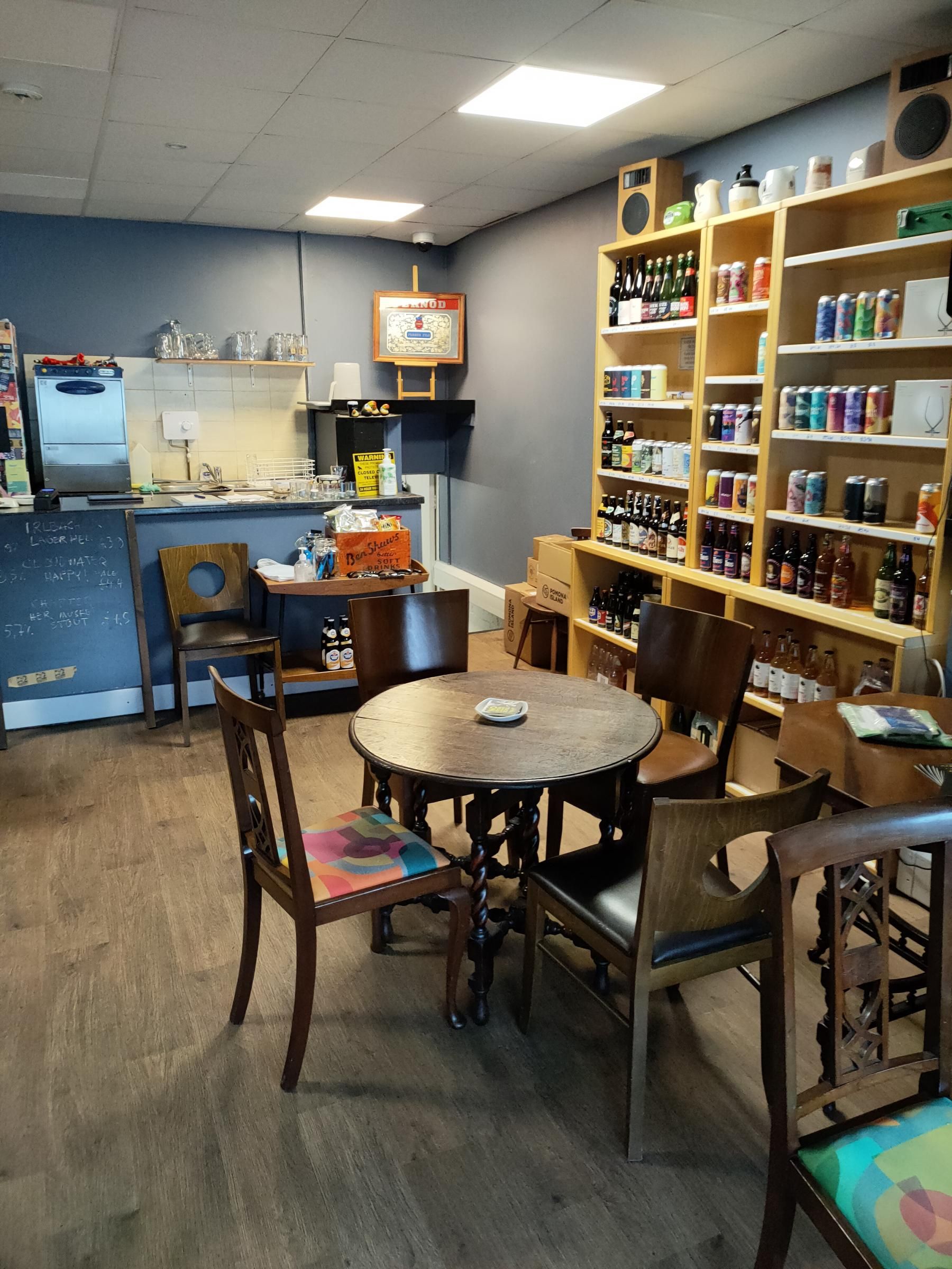 Heaton Moor - Beer Shop interior 2022 02 23. (Pub, Bar). Published on 16-03-2022