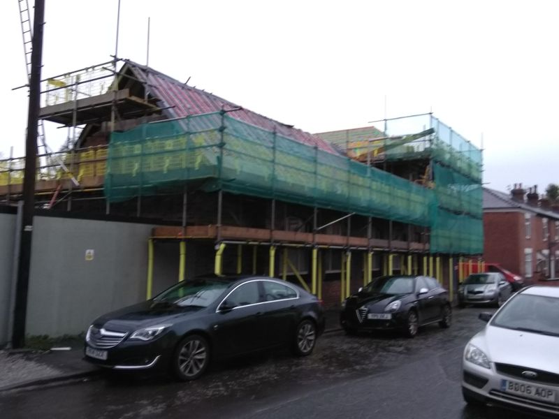 Cale Green & Heaviley Conservative Club - Cale Green 2018. (Pub, External). Published on 23-12-2018