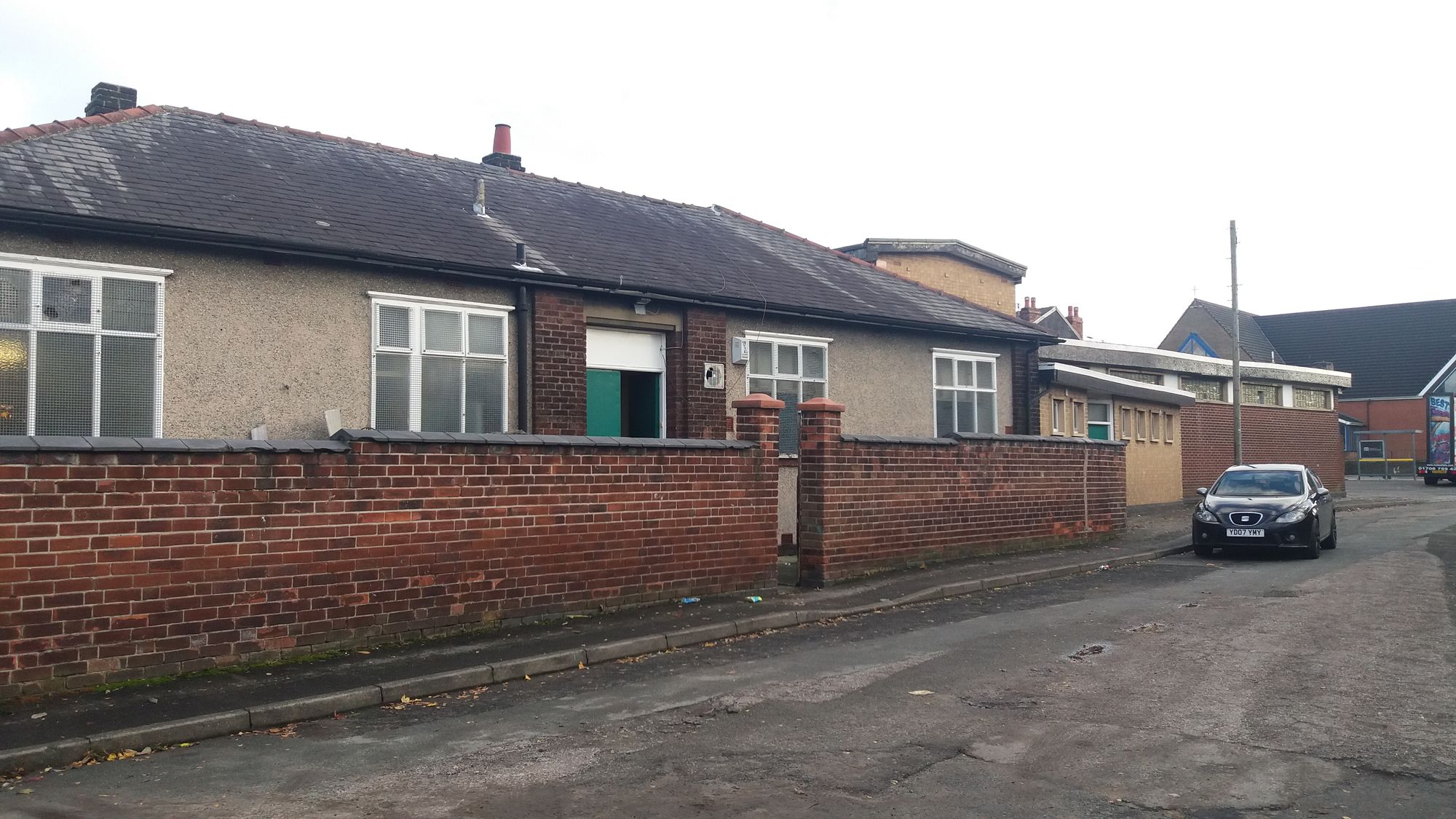 Cheadle Heath - Cheadle Heath Club & Institute. (Pub, External). Published on 23-11-2016
