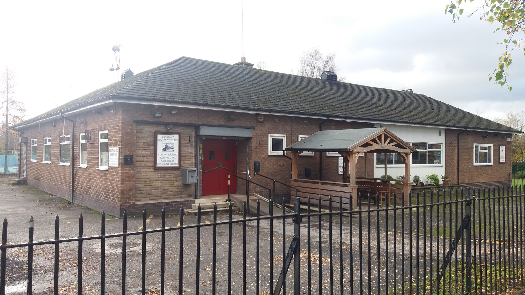 Cheadle Heath - LMRCA Railway Club. (Pub, External, Key). Published on 23-11-2016
