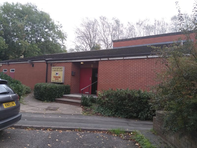 Heaton Norris - Stockport Labour Club 2021 10 16. (Pub, External, Key). Published on 16-10-2021
