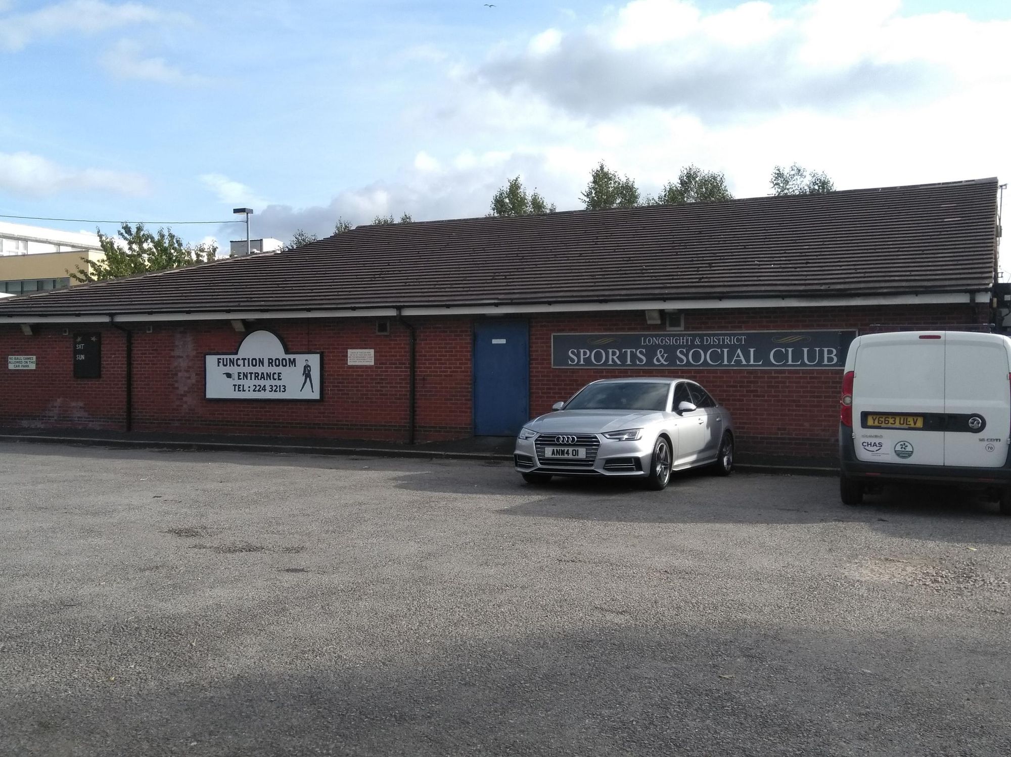 Longsight - Longsight & District Sports & Social Club 2021 10 11. (Pub, External, Key). Published on 12-10-2021