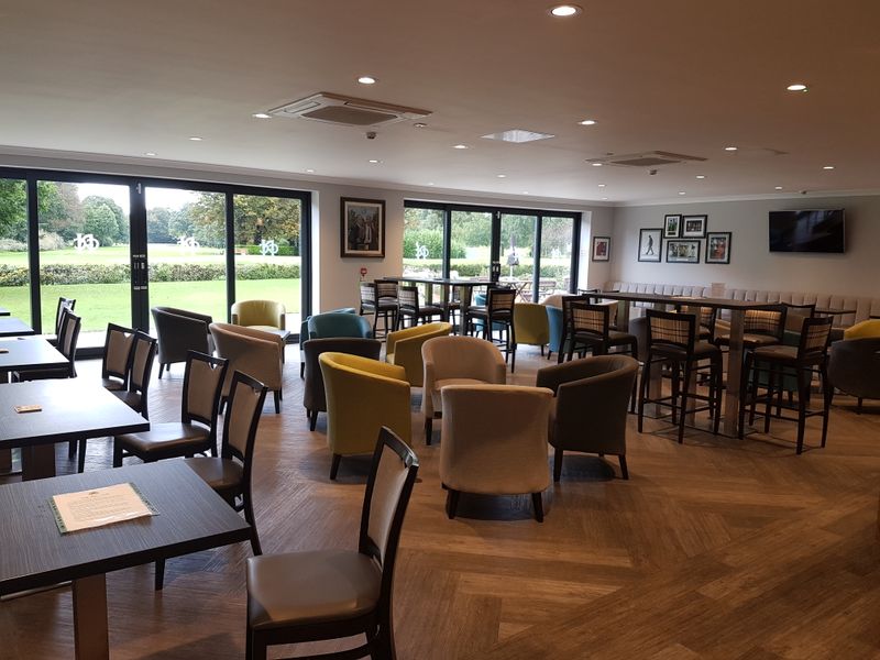 Northenden - Northenden Golf Club interior 2017. (Pub, Bar). Published on 09-09-2017