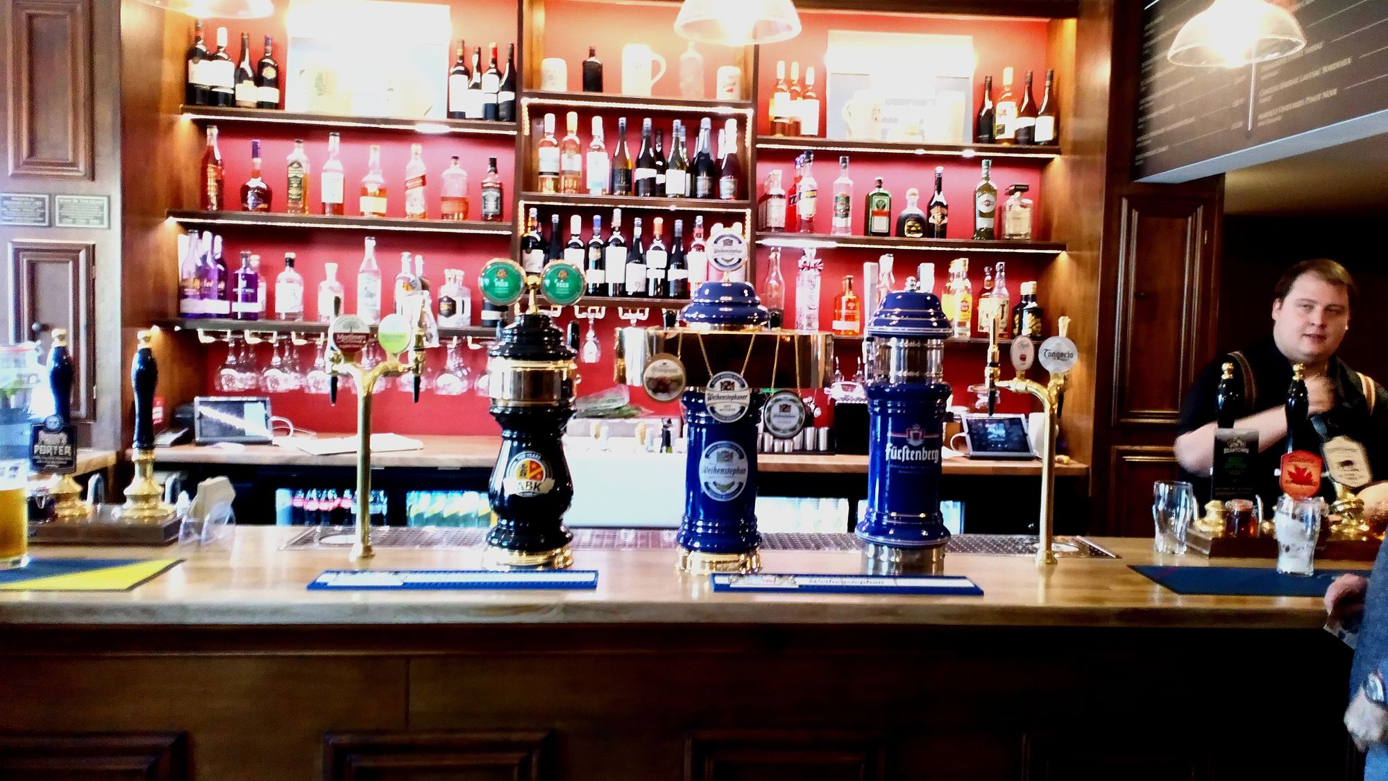 Angel Inn bar - Stockport 2018. (Pub, Bar). Published on 07-12-2018