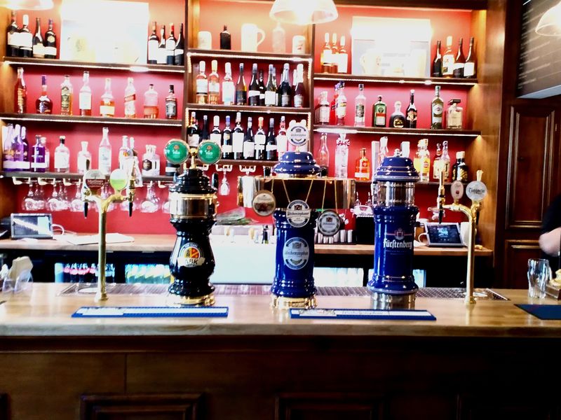 Angel Inn bar - Stockport 2018. (Pub, Bar). Published on 07-12-2018