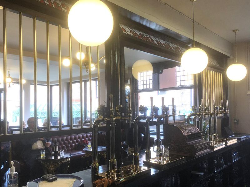 Stockport - Glass Spider interior 2020-09. (Pub, Bar). Published on 06-10-2020