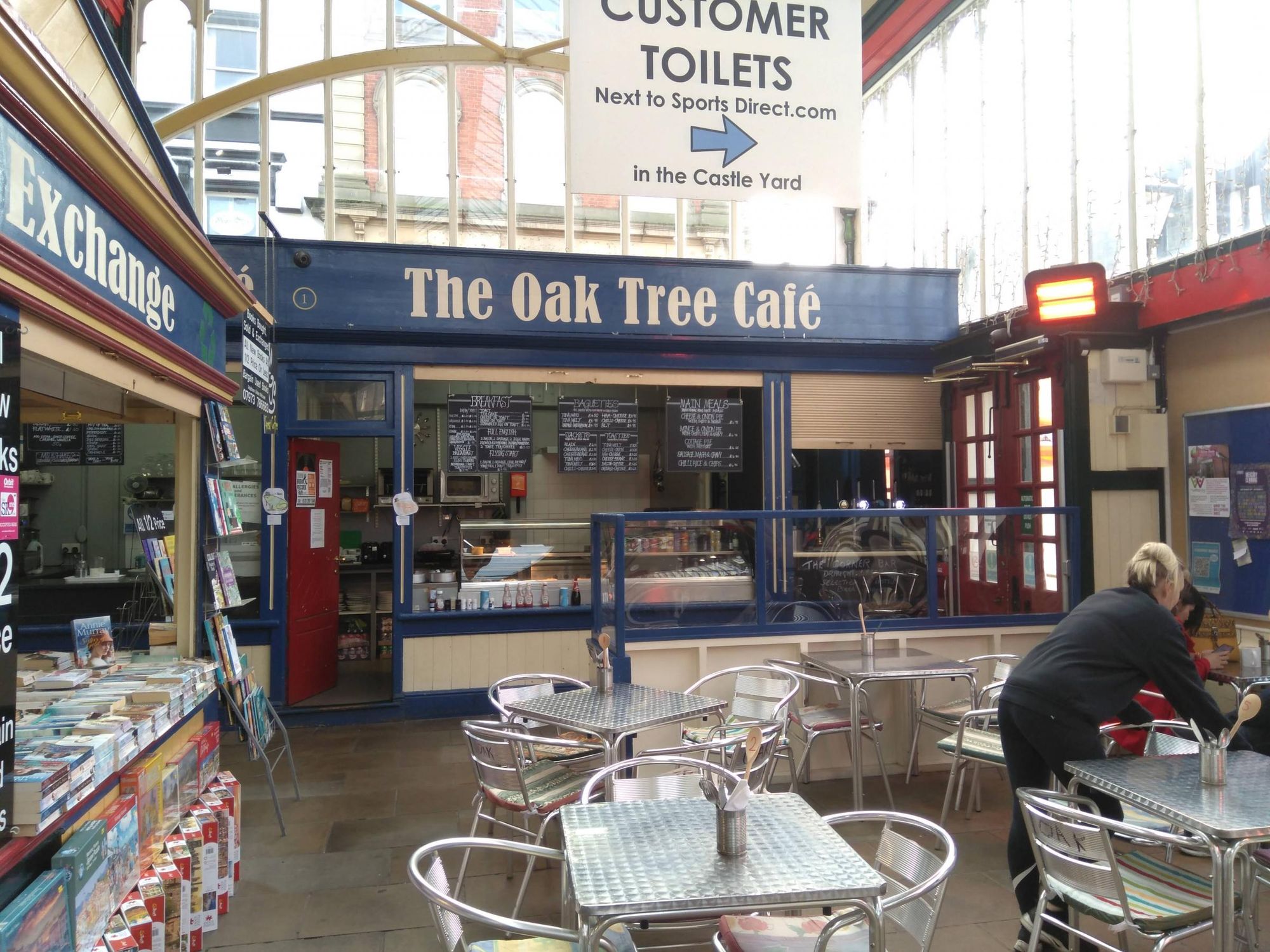 Stockport - Corner Bar Interior 2019. (Pub, Bar, Key). Published on 13-10-2019