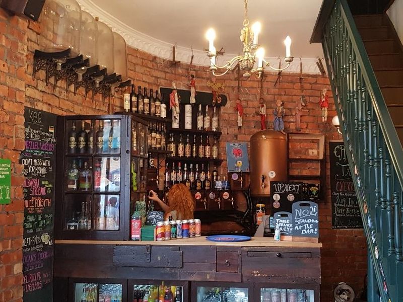 Stockport - Cracked Actor Interior 2020. (Pub, Bar). Published on 27-08-2020