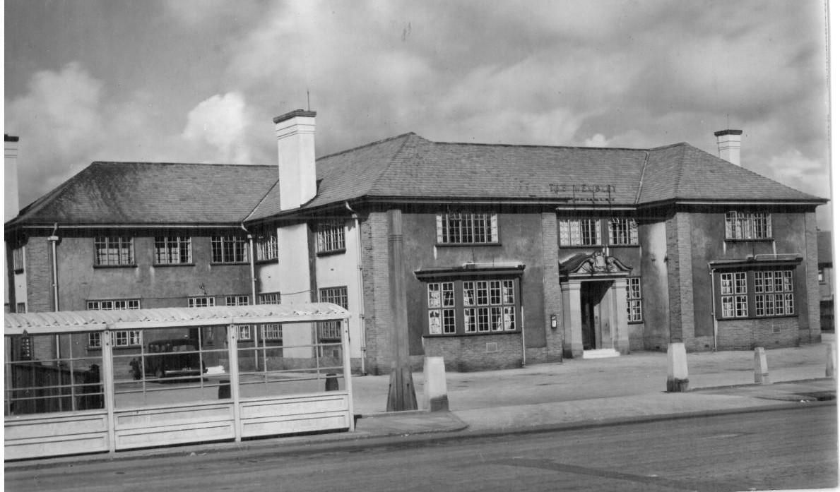 Adswood - Wembley pre 1965. (Pub, External, Key). Published on 16-02-2021