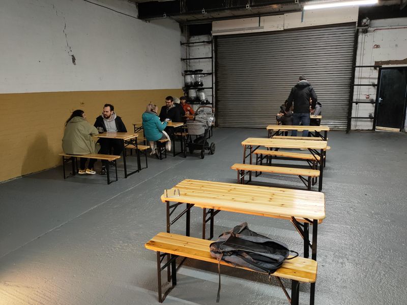 Reddish - Ventile Brew Co - Bar area 2022 02 12. (Pub, Brewery, Customers). Published on 14-02-2022 