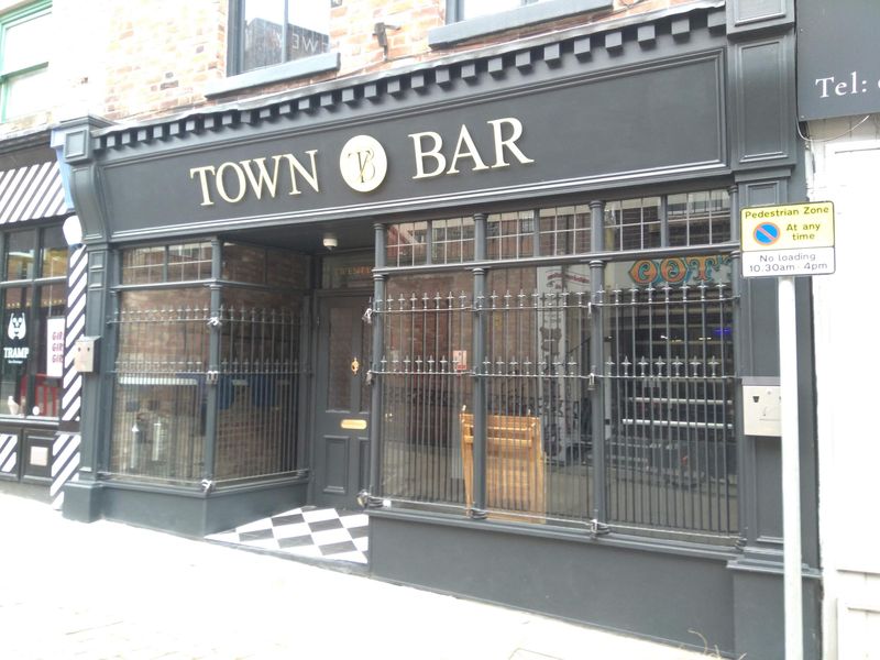 Stockport - Town Bar 2022 09 20. (Pub, External, Key). Published on 20-09-2022