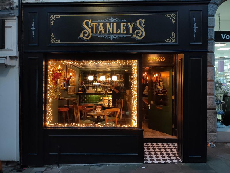 Stockport - Stanleys 2023 12 15. (Pub, External, Key). Published on 22-12-2023