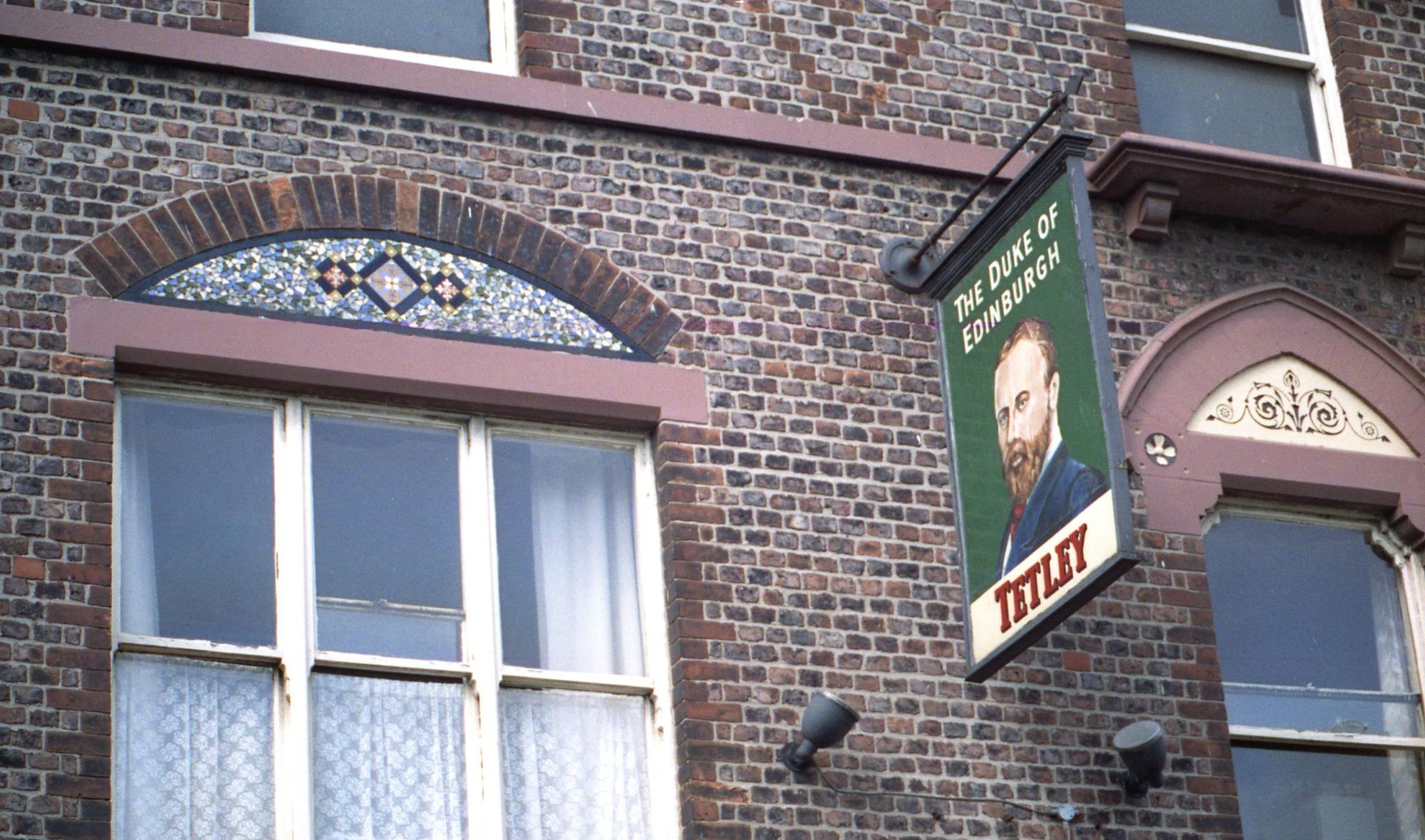 Bradford - Duke of Edinburgh sign 1990. (Pub, Sign). Published on 26-12-2024
