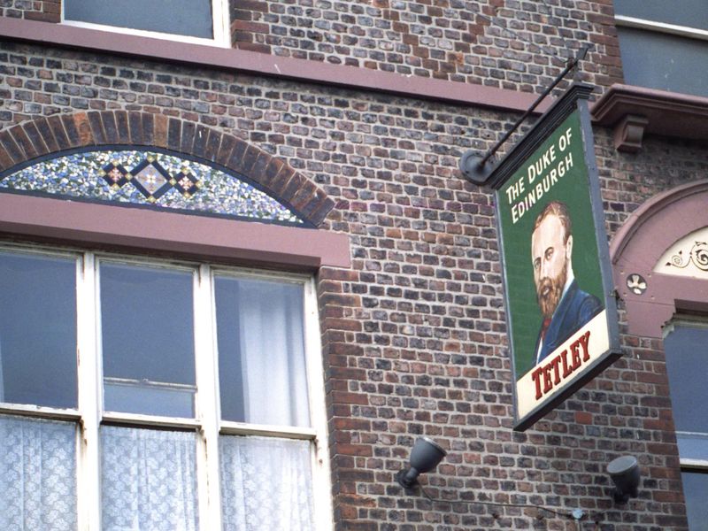 Bradford - Duke of Edinburgh sign 1990. (Pub, Sign). Published on 26-12-2024 