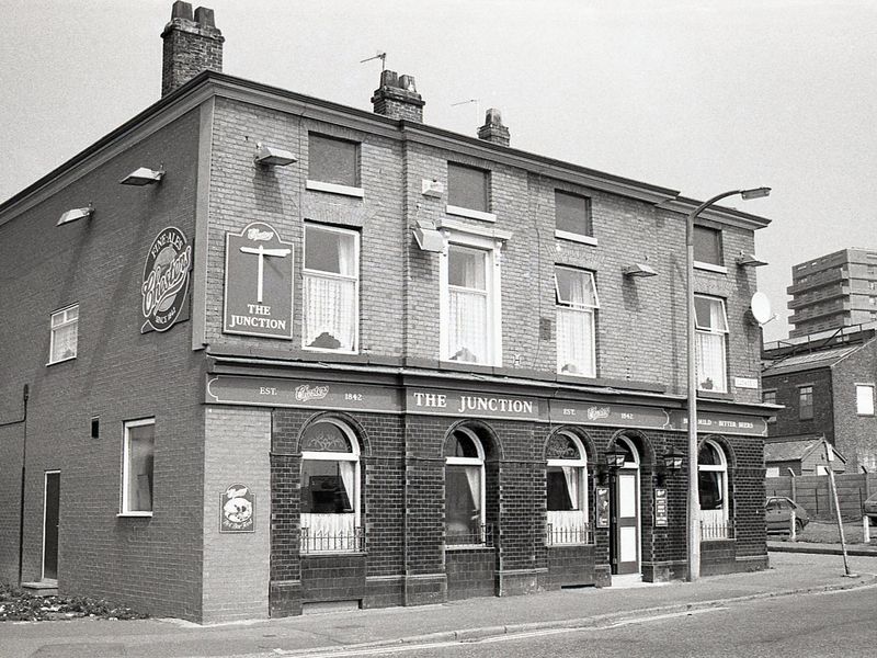 Gorton - Junction from Hyde Rd 1990. (Pub, External, Key). Published on 30-12-2024 