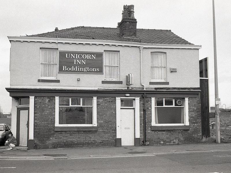 Gorton - Unicorn Inn 1990. (Pub, External). Published on 30-12-2024 