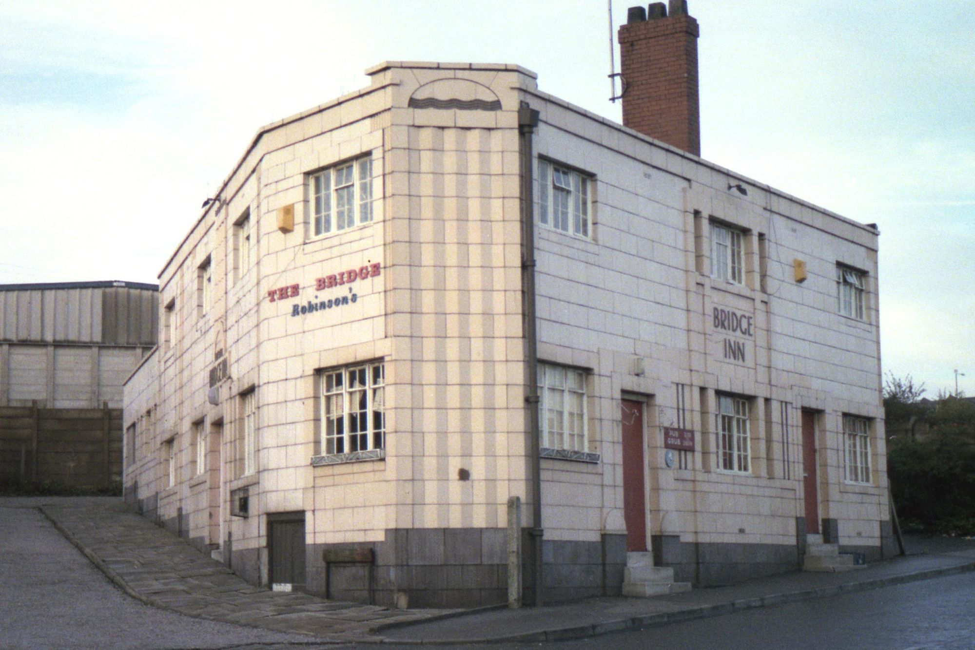 Heaton Norris - Bridge Inn 1987. (Pub, External, Key). Published on 02-01-2025