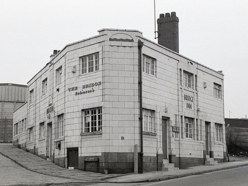 Heaton Norris - Bridge Inn 1990. (Pub, External). Published on 02-01-2025 
