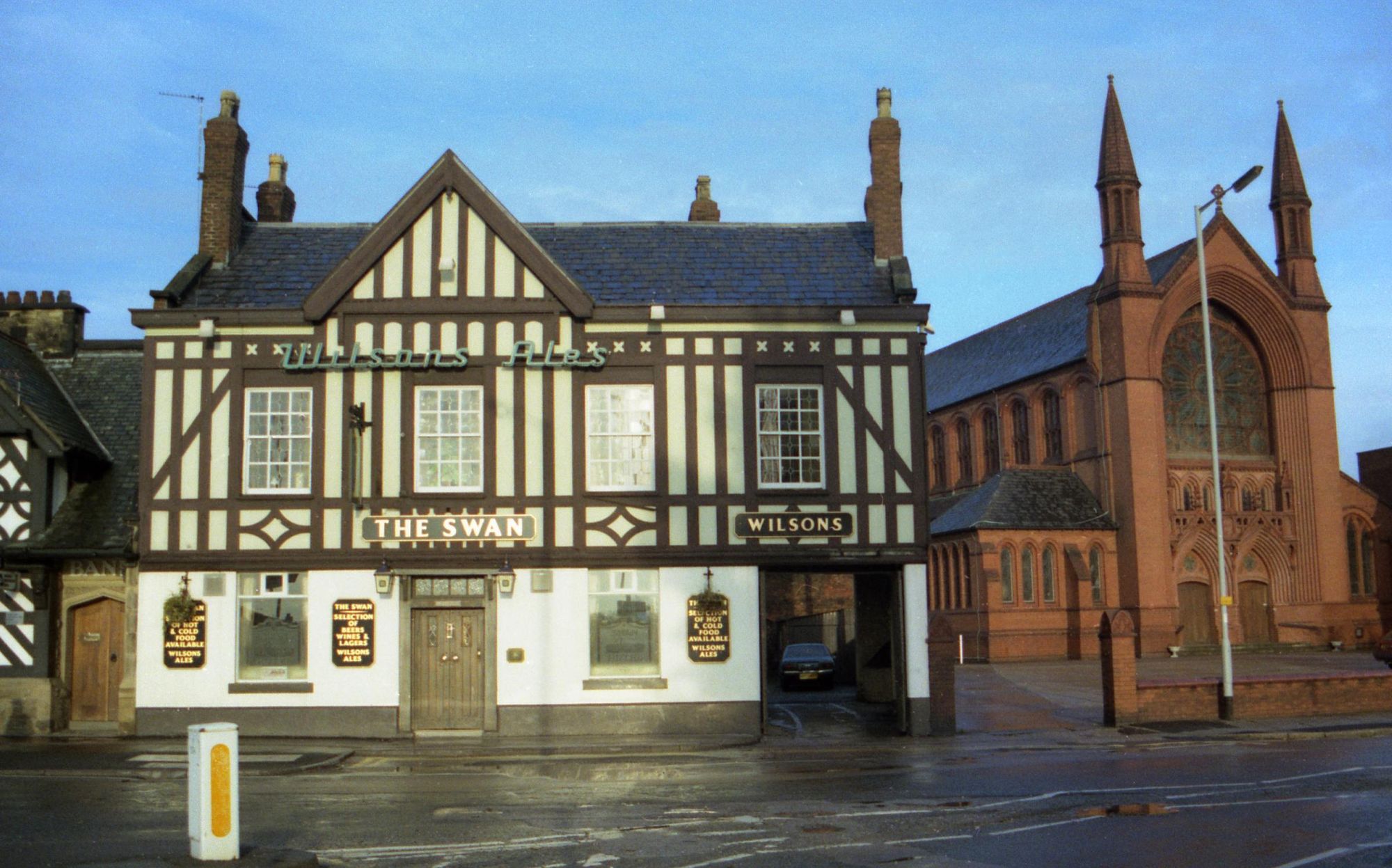 Edgeley - Swan c.1990. (Pub, External, Key). Published on 02-01-2025