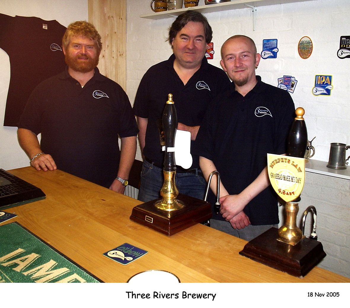 3 Rivers Club owners - Reddish. (Pub, External). Published on 10-04-2005