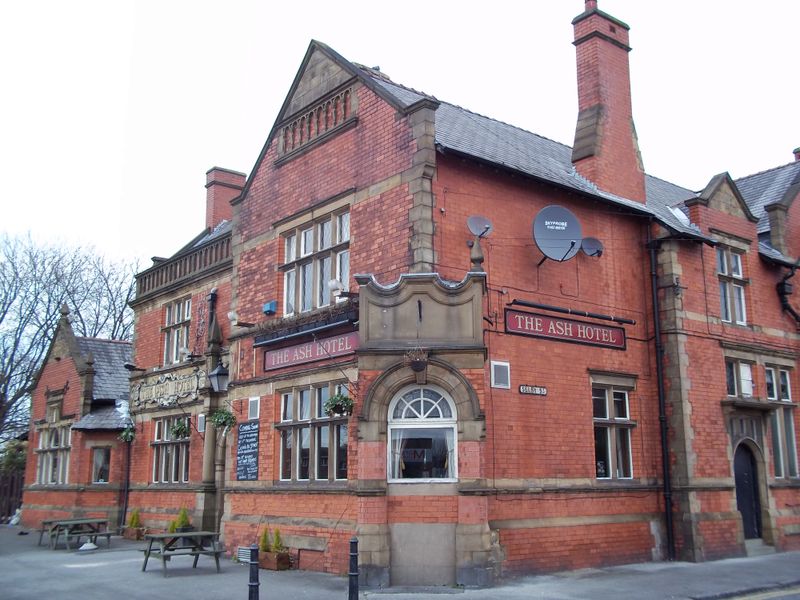 Ash Hotel - Heaton Chapel. (Pub, External). Published on 23-01-2011