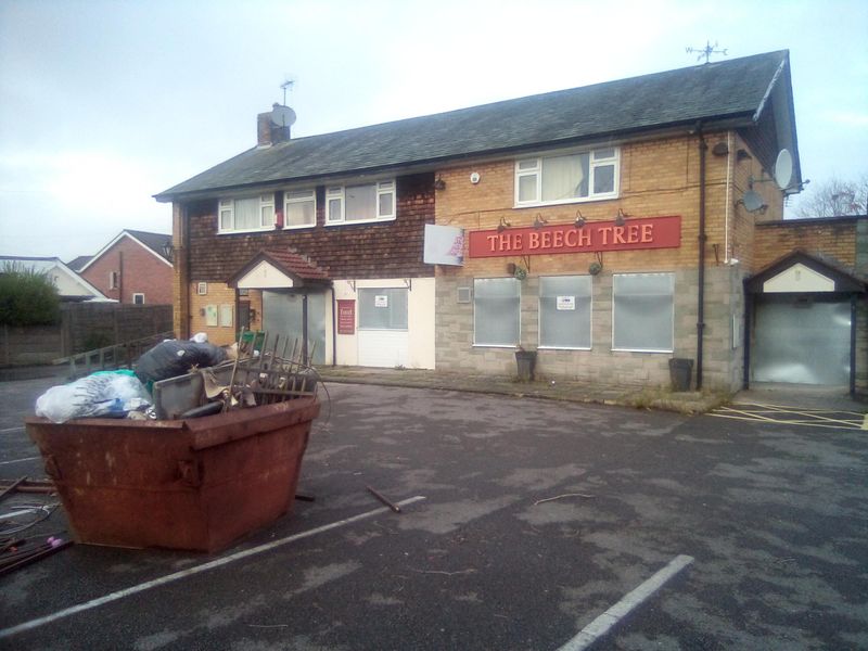 Heald Green - Beech Tree when closed 2021 11 10. (Pub, External). Published on 11-11-2021