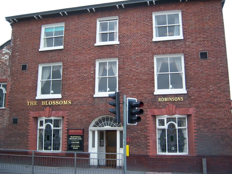 Blossoms - Heaviley. (Pub, External). Published on 14-02-2010 