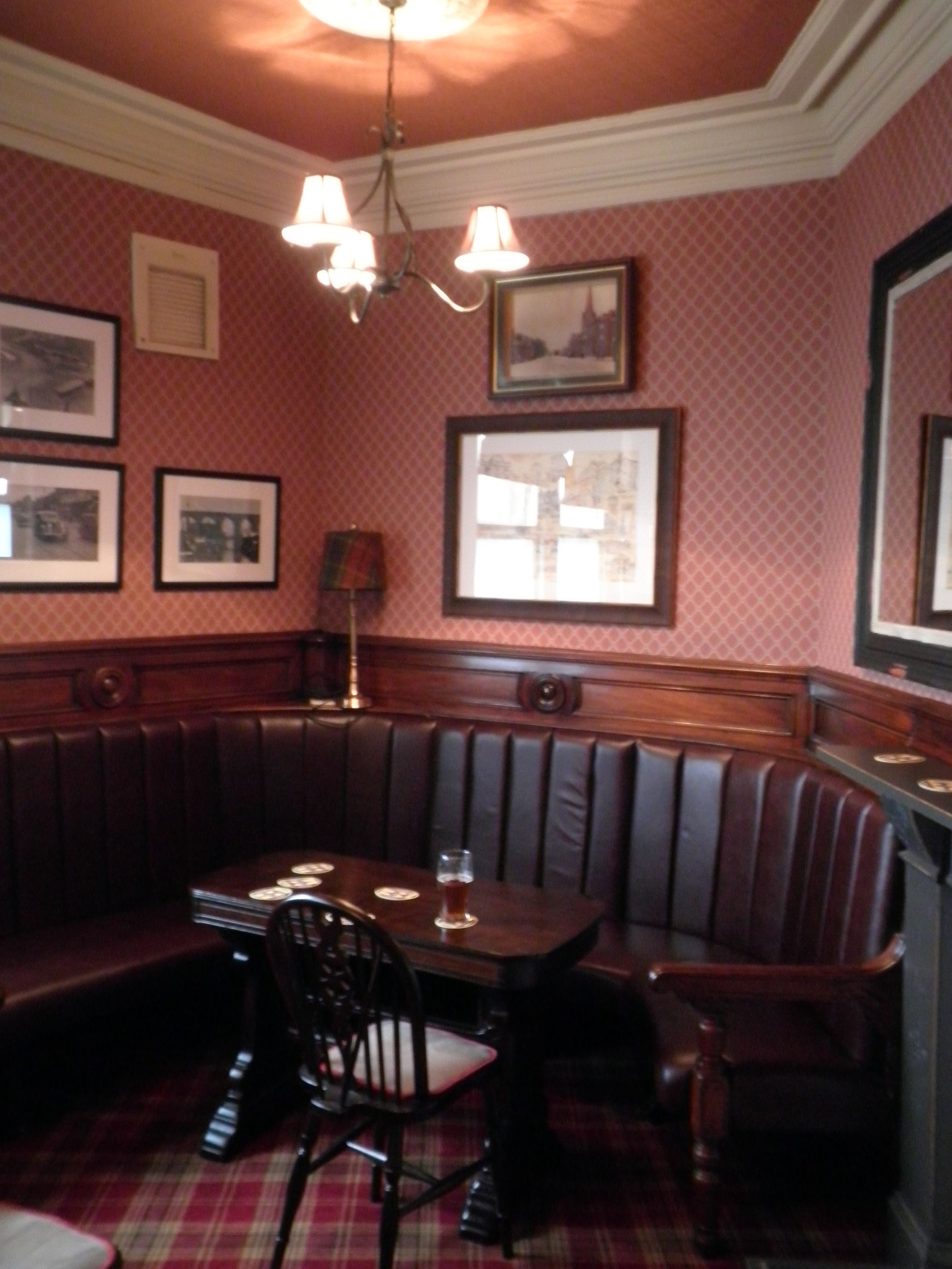 Blossoms back room - Heaviley. (Pub, Bar). Published on 11-03-2011