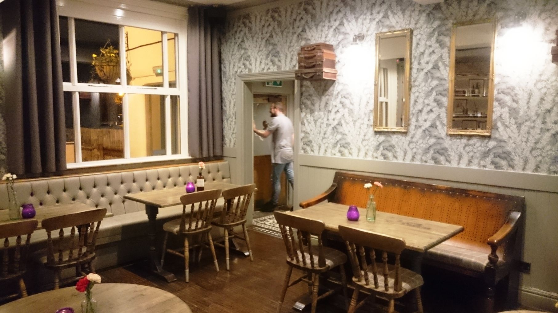 Flying Coach interior - Hazel Grove. (Pub, Bar). Published on 11-10-2017