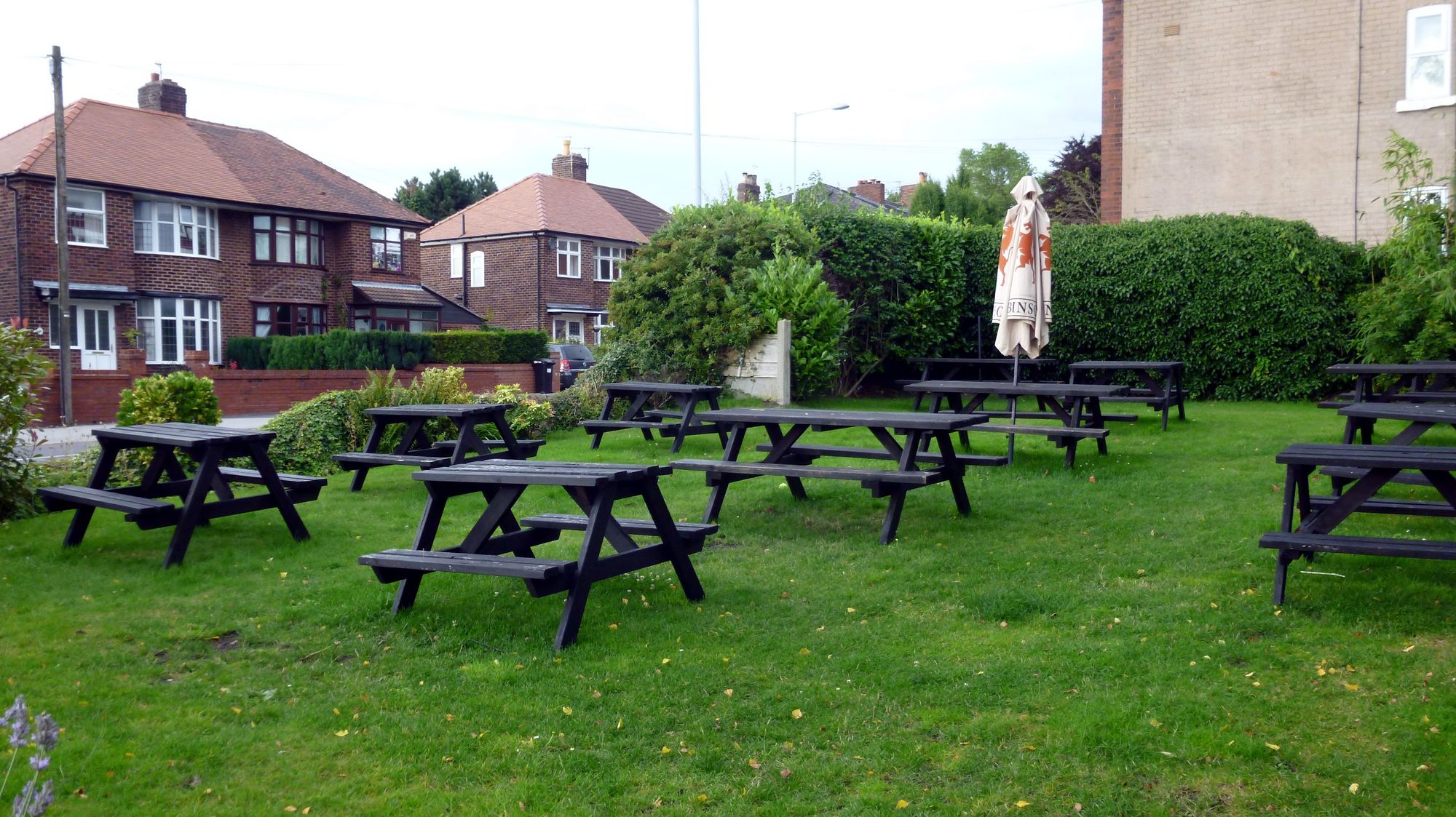 Crown garden - Heaton Mersey 2017. (Pub, External). Published on 31-07-2017