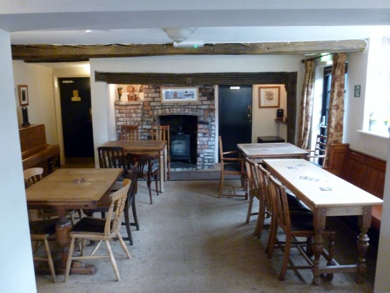 Crown interior - Heaton Mersey 2017. (Pub, Bar). Published on 31-07-2017 