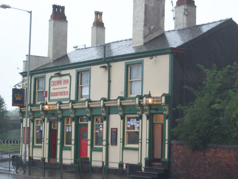 Crown Inn - Stockport 2013. (Pub, External). Published on 19-08-2008