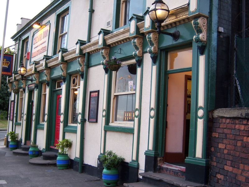 Crown Inn - Stockport 2013. (Pub, External). Published on 20-06-2010