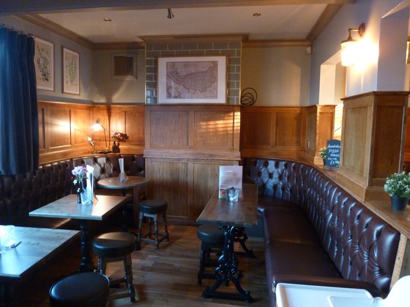 Dog & Partridge interior 2016 - Great Moor. (Pub, Bar). Published on 01-11-2016