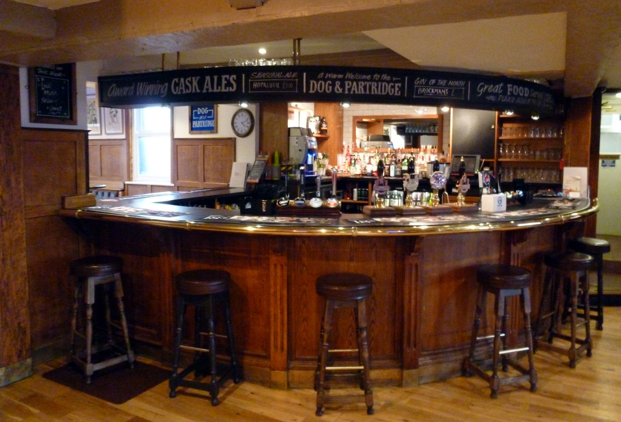 Dog & Partridge interior 2016 - Great Moor. (Pub, Bar). Published on 01-11-2016
