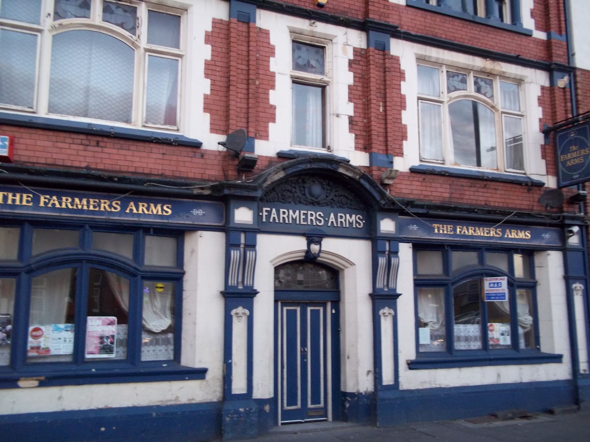 Farmers Arms pre-closure - Levenshulme. (Pub, External). Published on 16-10-2010