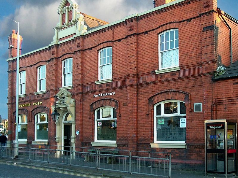 Fingerpost - Offerton. (Pub, External, Key). Published on 26-03-2011