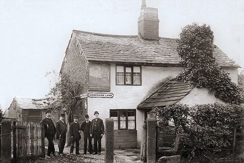 Fingerpost in days past - Offerton. (Pub, External). Published on 26-03-2011