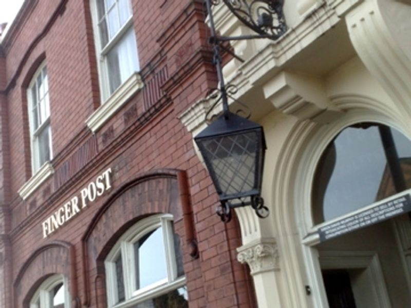 Fingerpost lamp detail - Offerton. (Pub, External). Published on 26-03-2011