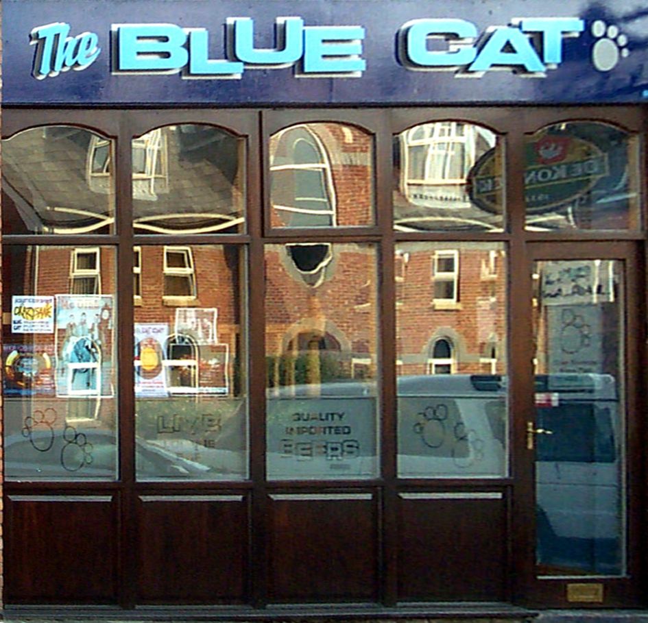Blue Cat - Heaton Moor. (Pub, External). Published on 26-03-2011