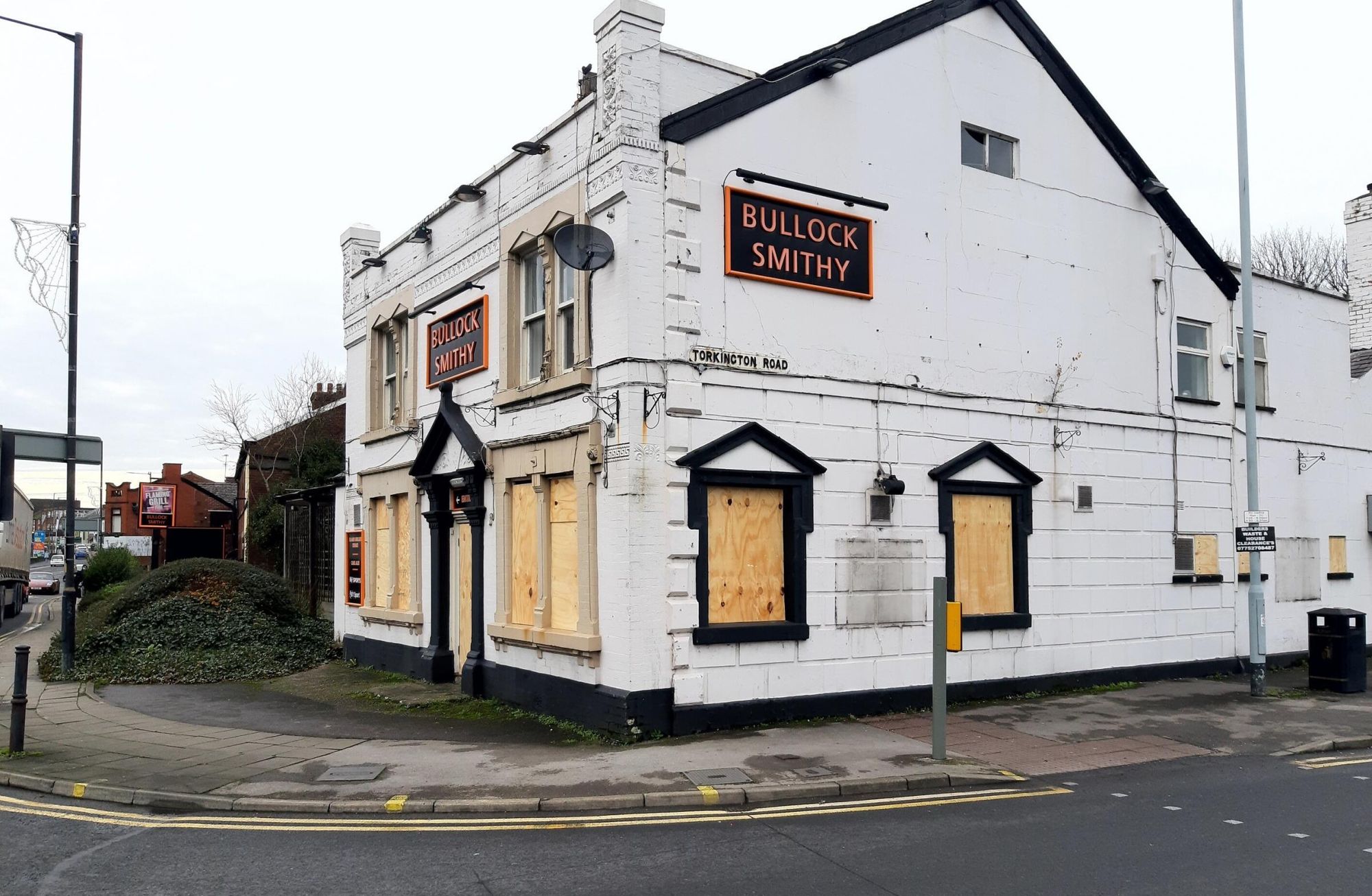 Hazel Grove - Bullock Smithy boarded up 2020 12 22. (Pub, External). Published on 09-01-2021