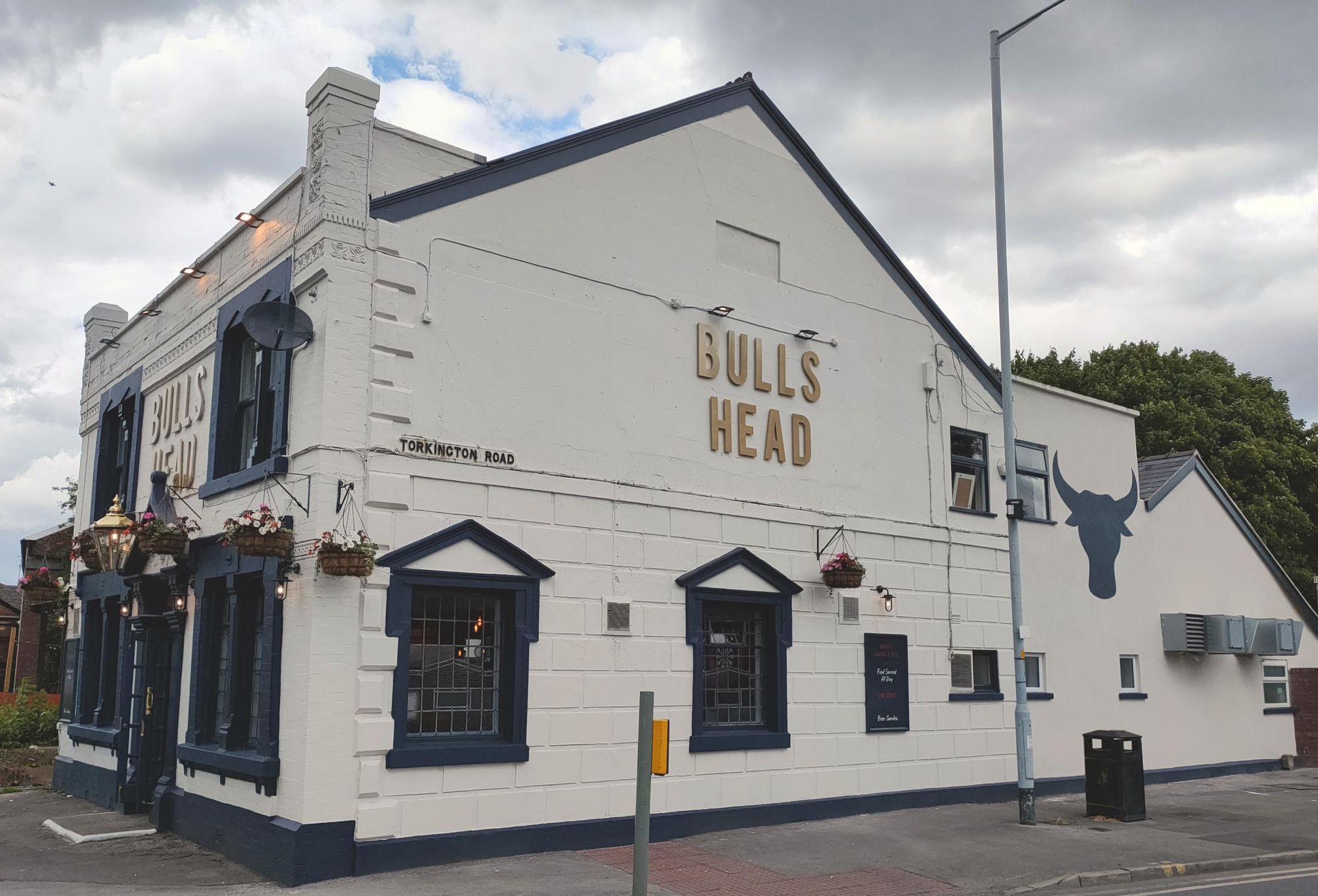 Hazel Grove - Bulls Head 2022 07 07. (Pub, External, Key). Published on 15-08-2022