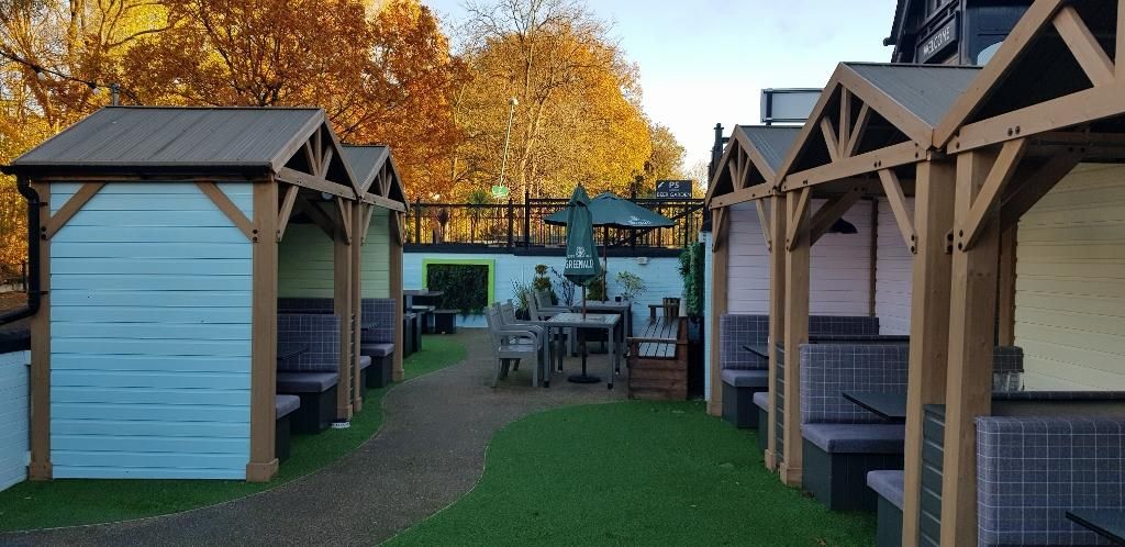 Cheadle Hulme - P5 'beach huts' 2022 11 19. (Pub, External). Published on 17-04-2023