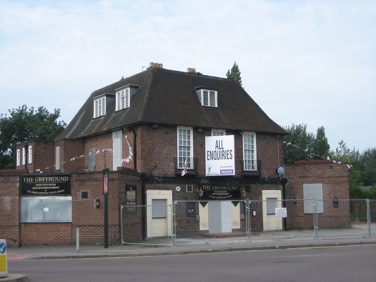 Greyhound when closed - Cheadle Hulme 2010. (Pub, External, Key). Published on 05-09-2010