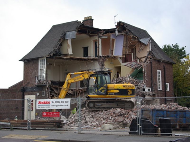 Greyhound during demolition - Cheadle Hulme 2010. (Pub, External). Published on 30-03-2011
