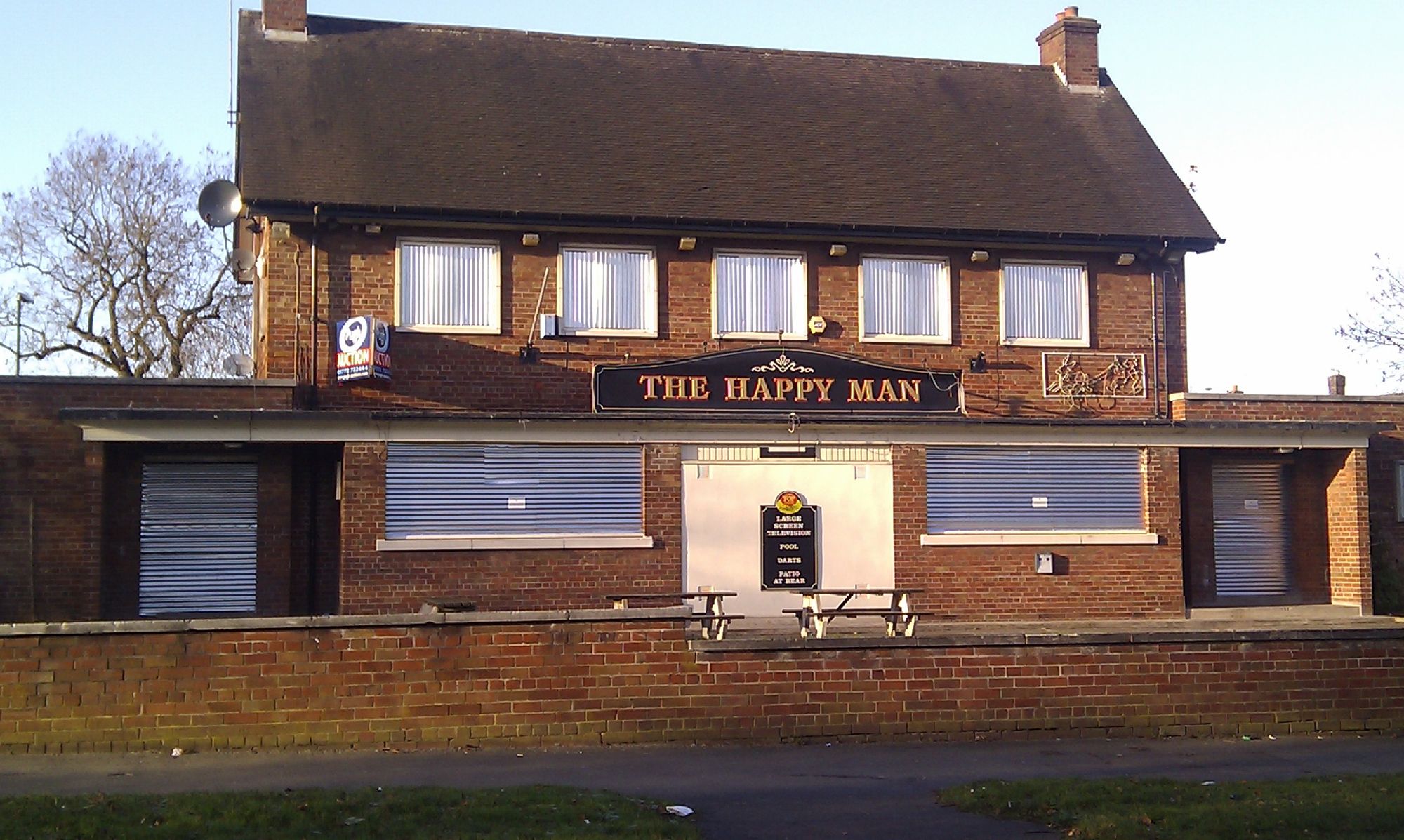 Happy Man when closed - Wythenshawe. (Pub, External). Published on 27-11-2010
