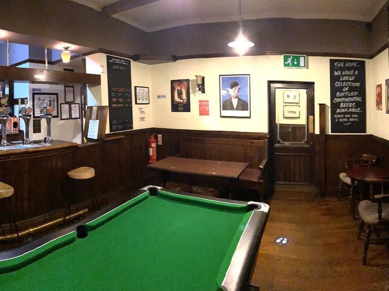 Heaton Norris - Hope Inn interior 2021 08 08. (Pub, Bar). Published on 05-12-2021