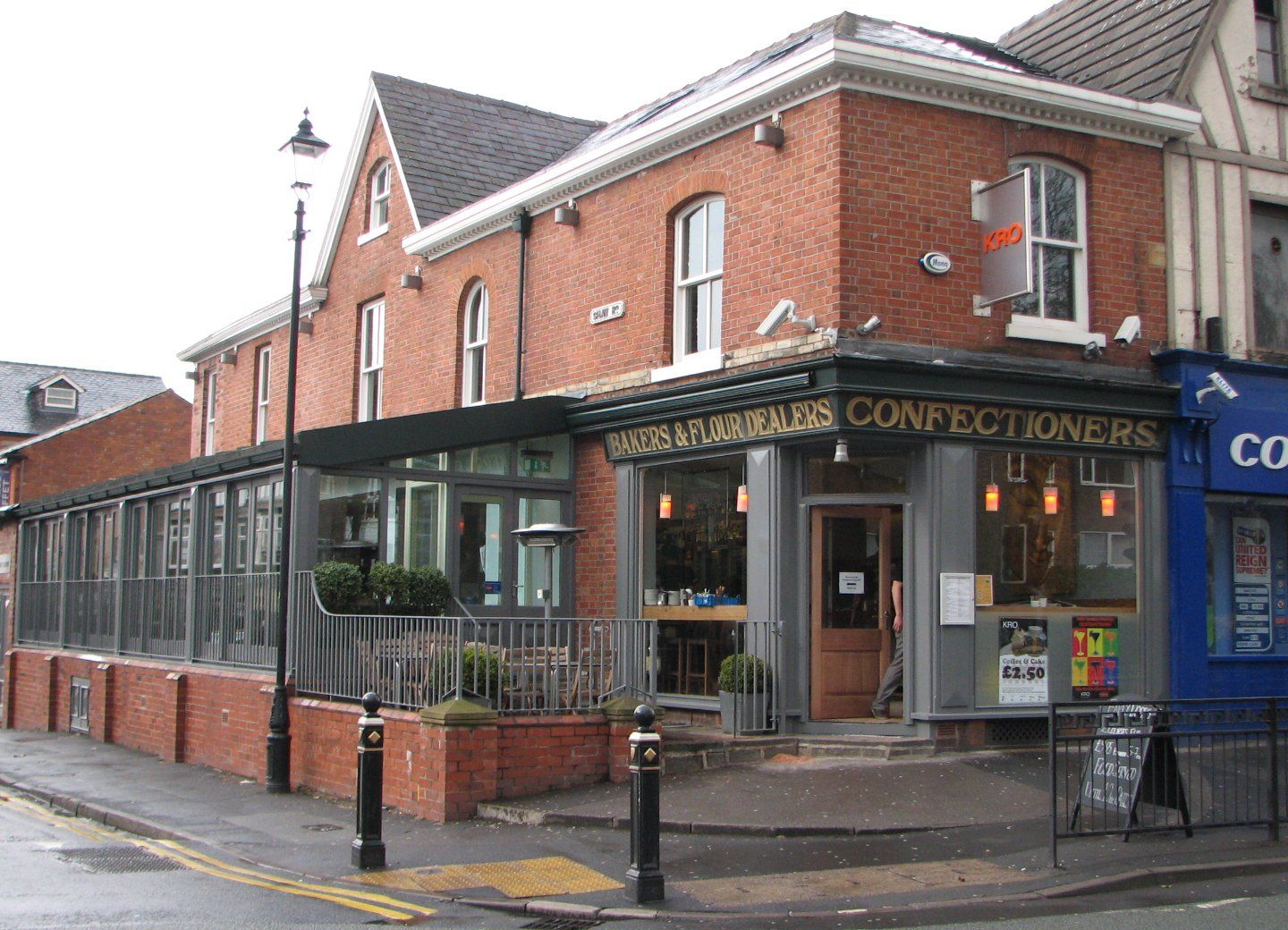 Tusk (Kro) - Heaton Moor. (Pub, External). Published on 26-03-2011