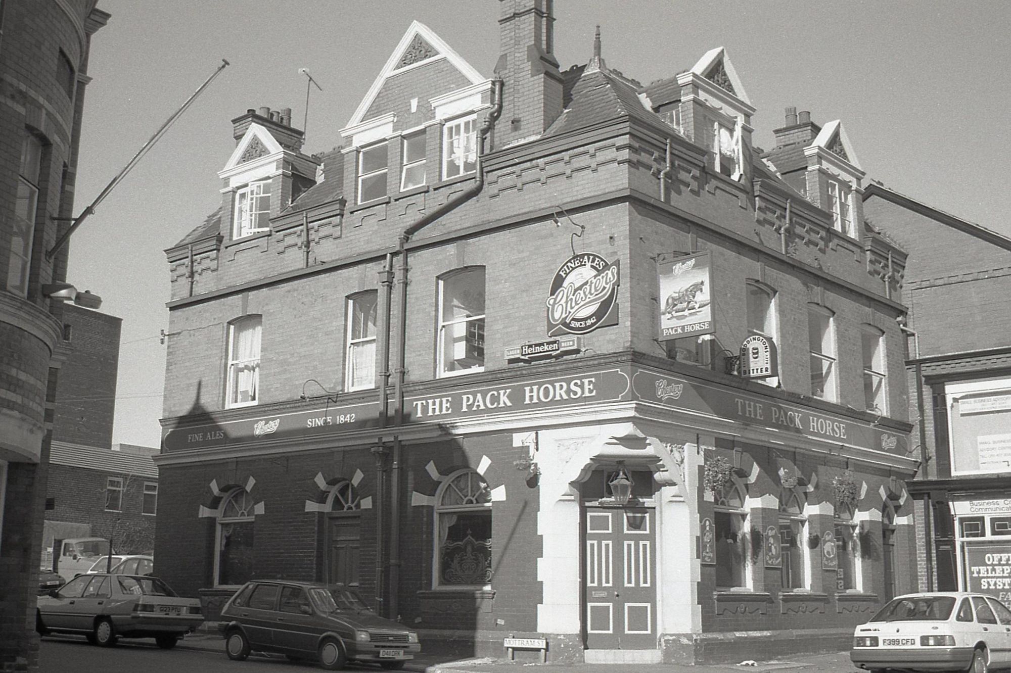 Stockport - Pack Horse Hillgate 1990. (Pub, External). Published on 08-01-2025